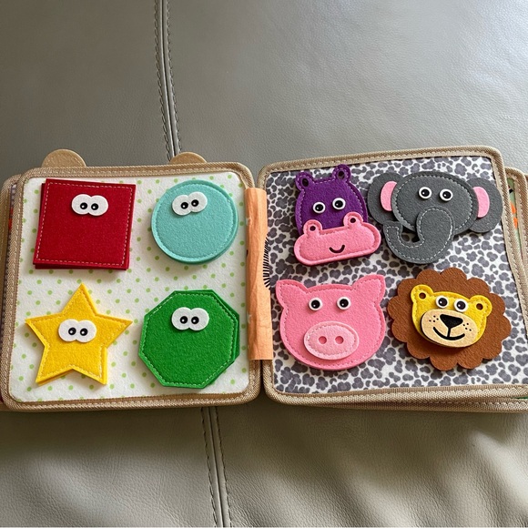 Personalized Giraffe Felt Activity Book for Kids - Picture 9 of 14